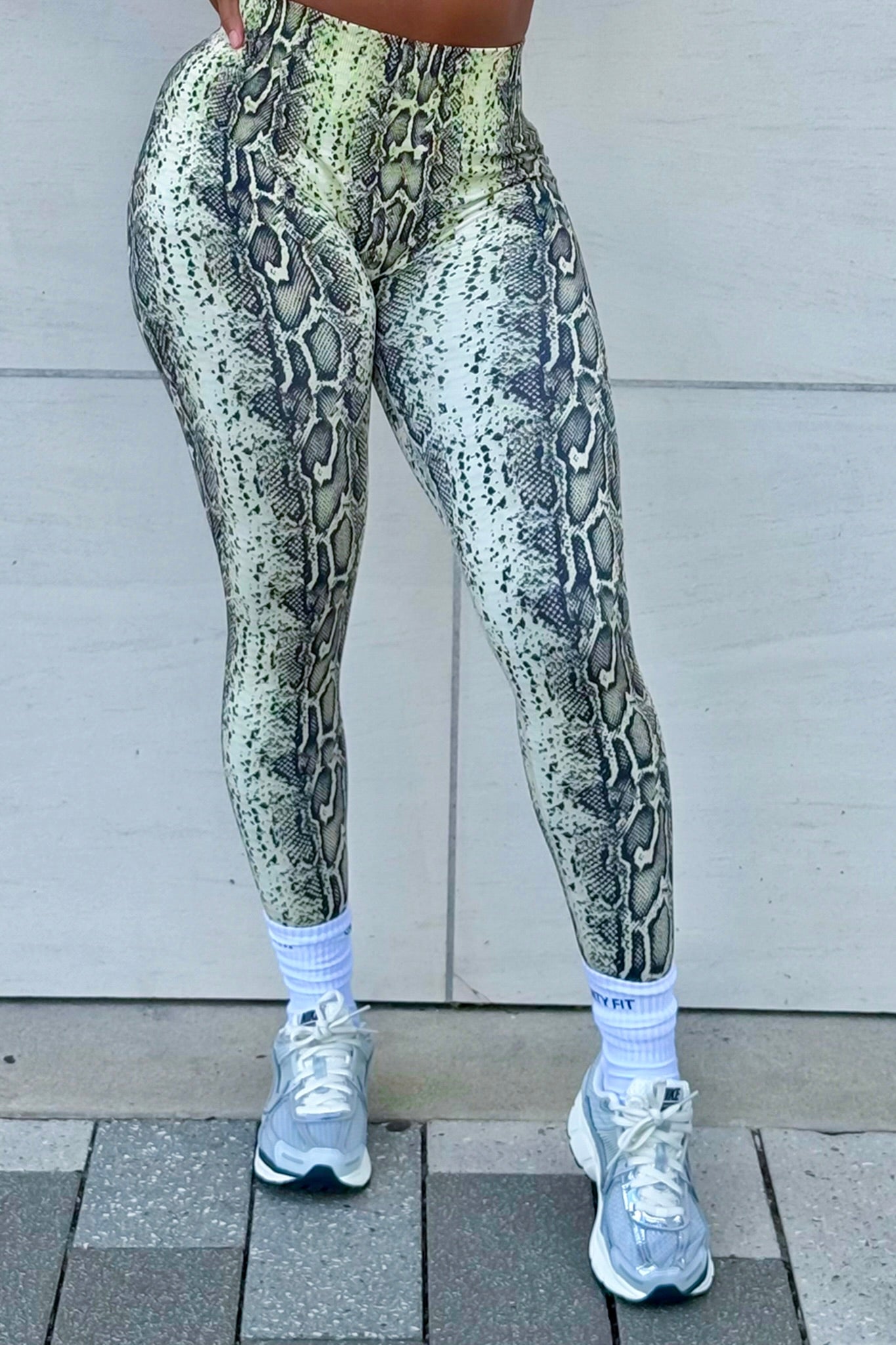 WILD SIDE SNAKE PRINT LEGGINGS